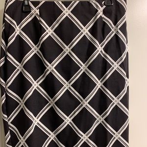 Black & White Elastic Waist Skirt